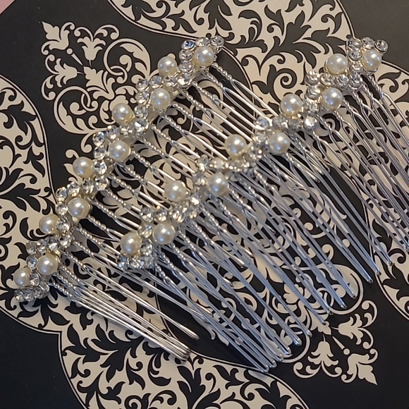 Pair of Hair Comb Faux Pearls & Crystals On Silver-tone Metal - Picture 13 of 13